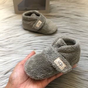 Baby UGG Bixbee Booties in charcoal